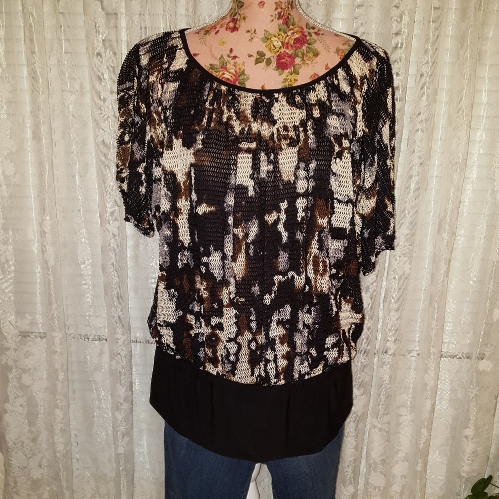 💋Beautiful flowy black and brown multi blouse!💋